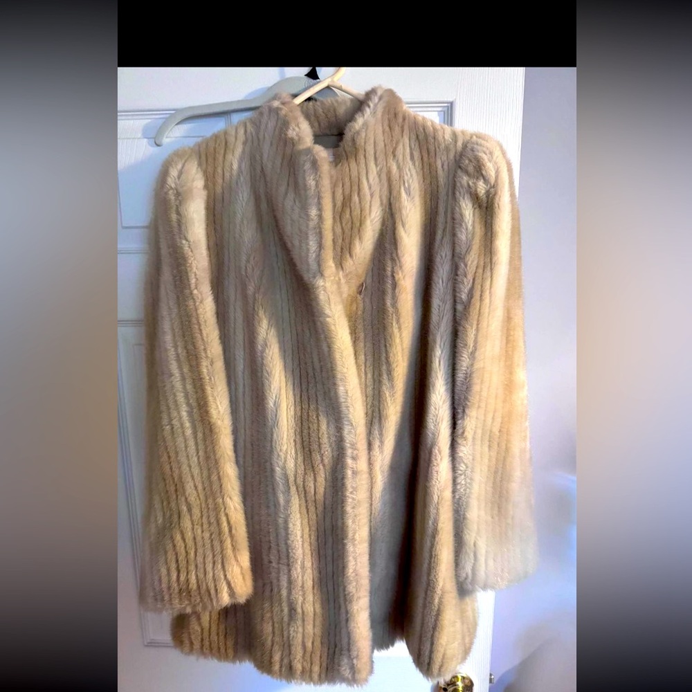 Mink Coat size 14/16.